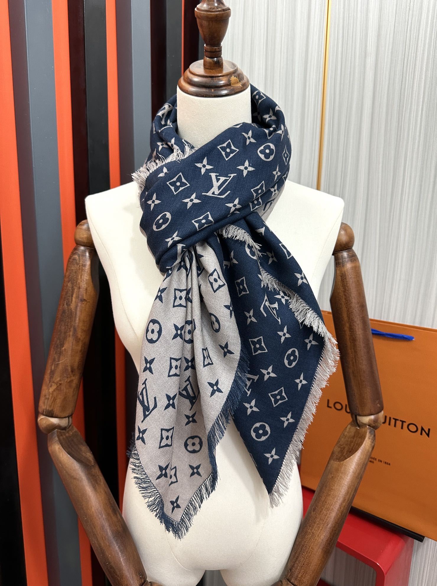 Louis Vuitton Scarf